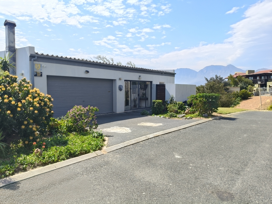 3 Bedroom Property for Sale in Mountainside Western Cape